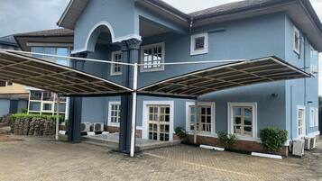 Voorkant van accommodatie