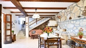 Interior - Villa Elvira with sea views and pool (Termini)