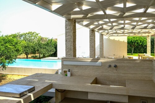 Villa Garofano - Coastal villa with pool