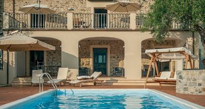 Villa Vibrante - 10 Guests - Independent villa with pool