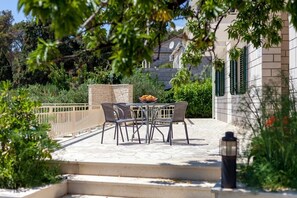 Outdoor dining - Villa Vesna - Private Villa with pool, Brac Island (Sumartin)