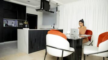 3 habitaciones, ropa de cama de alta calidad y colchones Tempur-Pedic