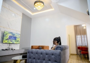 Presidential Apartment | Living area - CASA DE LUJO (Abuja)