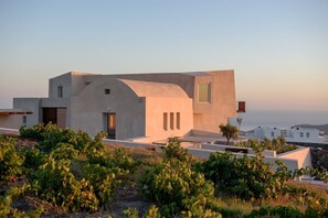 Exterior - Villa Vasilias (11 Guests) - Villa with pool in Santorini (Thera)