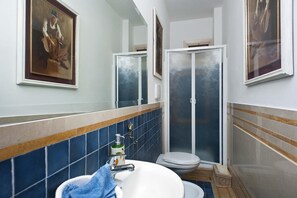 ヘアドライヤー、タオル