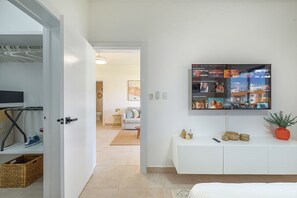 3 bedrooms, iron/ironing board, internet, bed sheets - First floor, pool view, two bedrooms (Punta Cana)