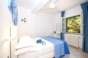 5 عدّة غرف نوم ومكواة/لوح كي وواي فاي وملاءات أسرّة