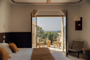 2 bedrooms, hypo-allergenic bedding, in-room safe