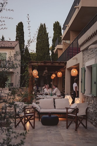 Boutique-Hôtel et Restaurant Basgi Basgi