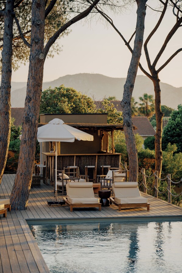 Outdoor pool, pool umbrellas