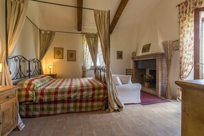 4 soverom, skrivebord, strykejern/-brett og wi-fi