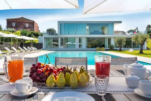 Outdoor dining - Villa Maurizia with private pool (Fiumefreddo di Sicilia)