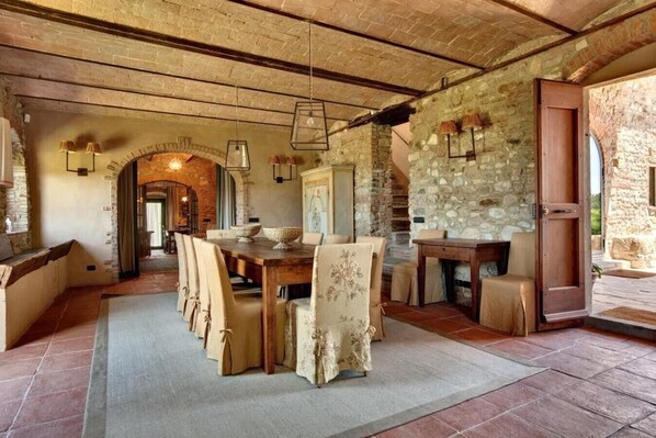 Dining - Villa Matteo - Private Tuscan villa near Florence (San Casciano in Val di Pesa)