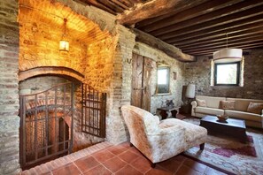 Interior - Villa Matteo - Private Tuscan villa near Florence (San Casciano in Val di Pesa)
