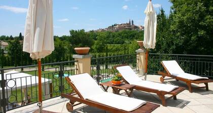 Villa Lucia - Tuscan villa with private pool