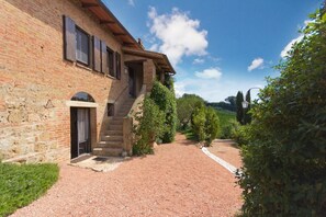 Exterior - Villa La Cascata - Private Tuscan Villa with pool (Chiusi)