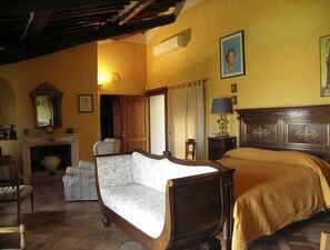 7 makuuhuonetta, Wi-Fi, vuodevaatteet