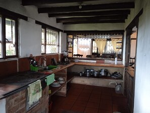 Private kitchen - Finca Villa Claudia, Cabaña Ideal Para Familias, con Espacio de Juegos (Villa de Leyva)