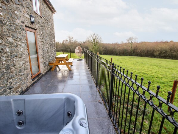 Property grounds - Ty Gwyn (Welshpool)