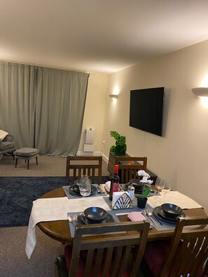 Apartment | Dining - Stunning 2-bed Apartment in London (London)
