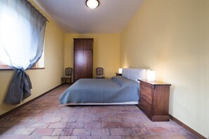 9 室のベッドルーム、WiFi、ベッドシーツ