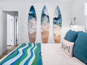 3 bedrooms, desk, iron/ironing board, travel cot