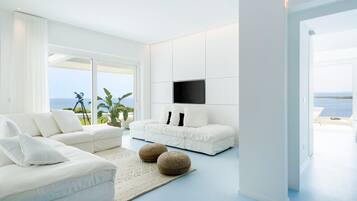 Fernseher, Kamin, Tischtennisplatte