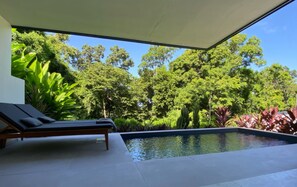 Lämmitetty uima-allas