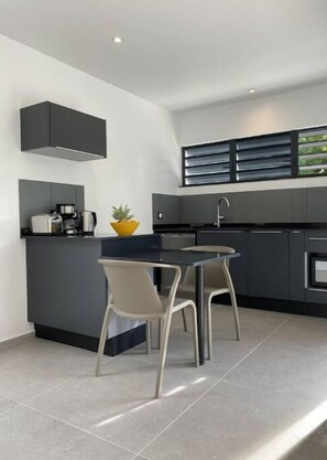 Fridge, microwave, oven, stovetop - Villa Lune de Miel "champagne" Deshaies (Deshaies)