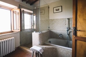 Towels - Villa Elara - Tuscan Countryside Villa withPool (Montaione)