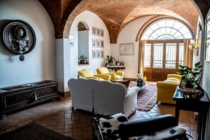 Interior - Villa Elara - Tuscan Countryside Villa withPool (Montaione)