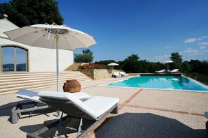 A heated pool - Villa Elena, Luxury villa with private pool (Reggello)