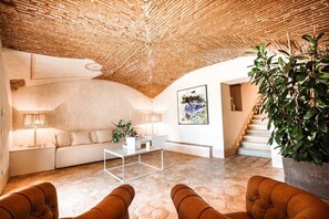 Televisión, chimenea