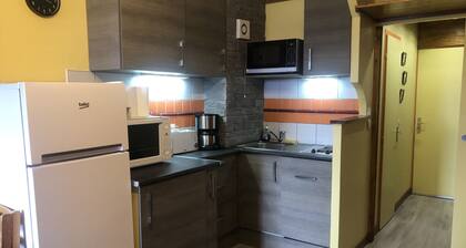 Studio-cabine 6pers. vue panoramique sur la station (village et la montagne)