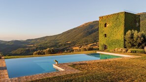 A heated pool - Villa Della Valle - Private villa with pool (Umbertide)