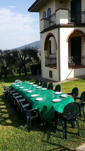 Outdoor dining - Villa Corvo, near Lucca (Lucca)