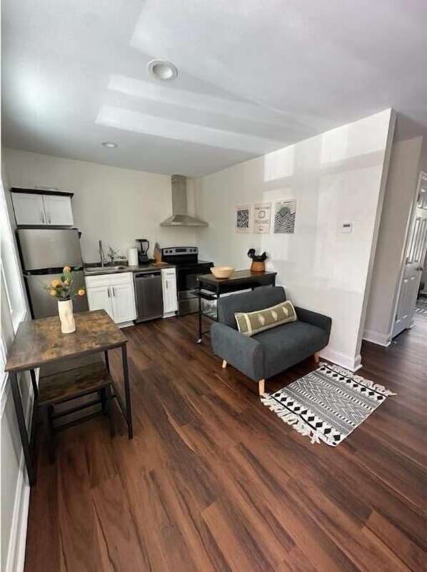 Interior - 1BR 1B Hotel Like Ground Floor (Greenville)