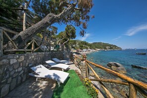Terrace/patio - Villa Claretta - with private beach access (Napoli)