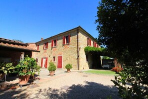 Exterior - Villa Fausta - Tuscan Countryside Villa with Pool (Castiglion Fiorentino)