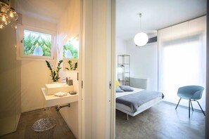 2 chambres, fer et planche à repasser, Wi-Fi, draps fournis