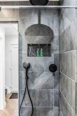 Hårtørrer, håndklæder, Sæbe, Shampoo