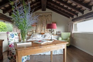 3 makuuhuonetta, silitysrauta/-lauta, Wi-Fi, vuodevaatteet