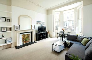 Apartment | Living area - Remarkable 2-bed Apartment in London (London)