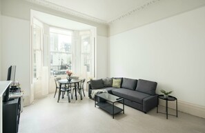 Apartment | Living area - Remarkable 2-bed Apartment in London (London)