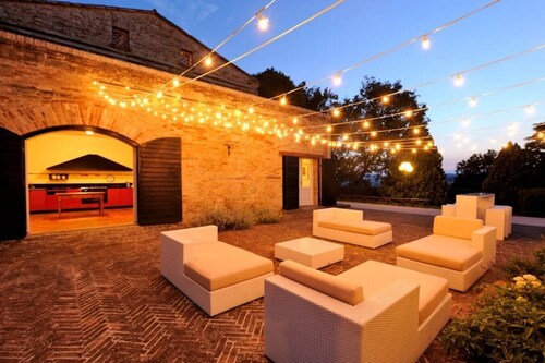 Villa Baci - Large private property with two pools