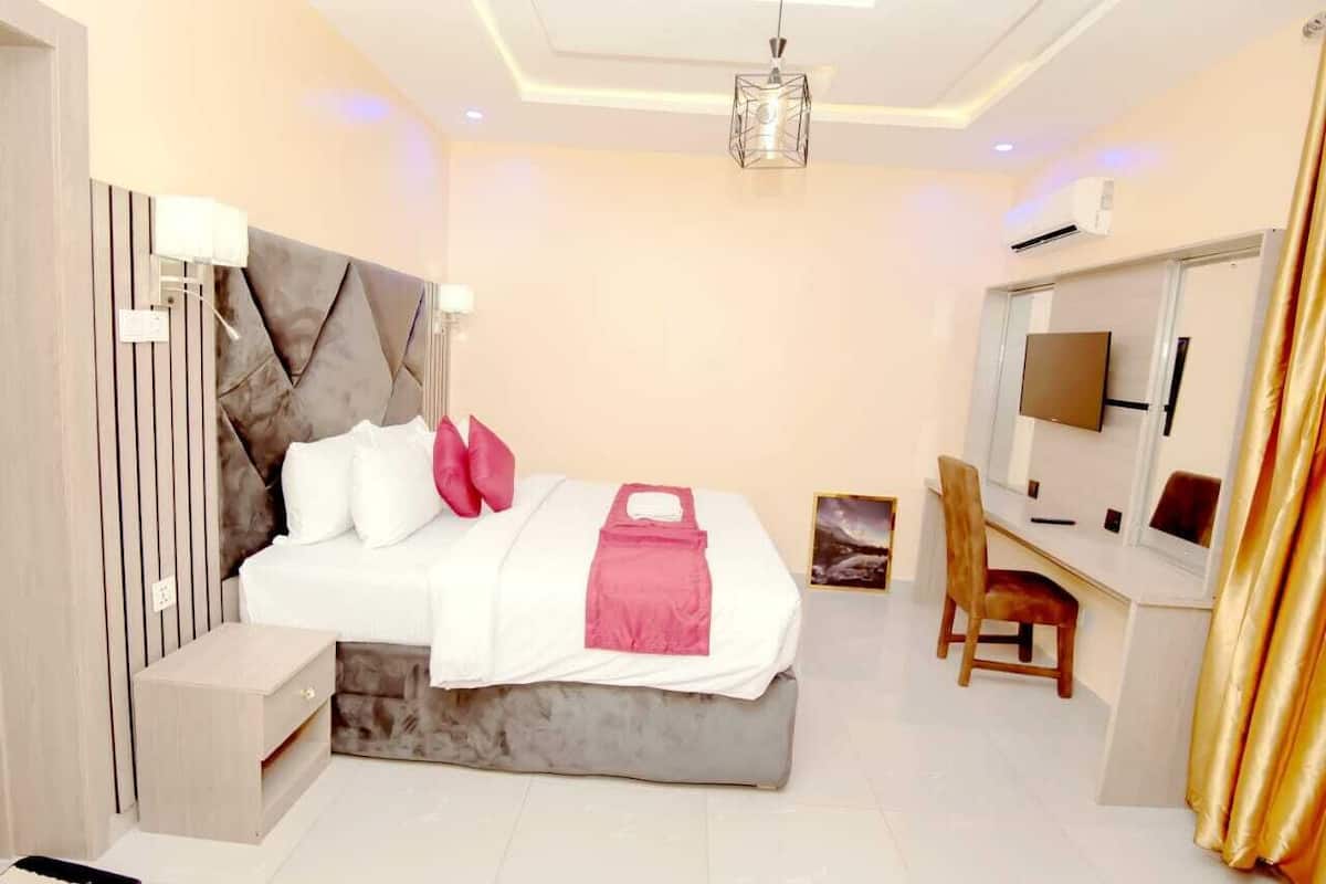 2 bedrooms