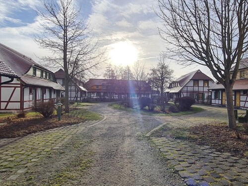 Moderne Ferienwohnung an der Ostsee im charmanten "Feriendorf am Bakenberg"