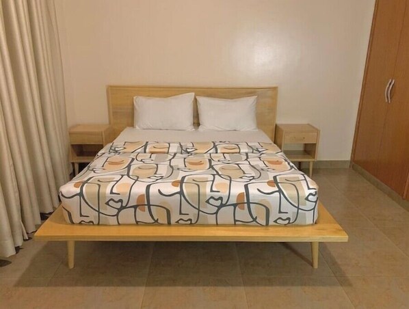 3 chambres, bureau, fer et planche à repasser, accès au Wi-Fi (inclus)