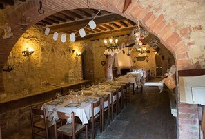 Dining - Podere Rapolano - Tuscan villa with private pool (Asciano)