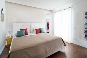 22 bedrooms, iron/ironing board, WiFi, bed sheets